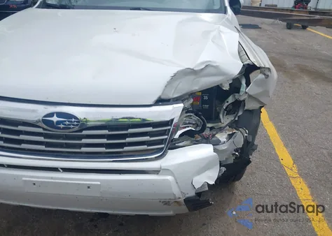 2010 Subaru Forester 2.5X Premium z USA, uszkodzony, nr VIN JF2SH6CC5AH715337